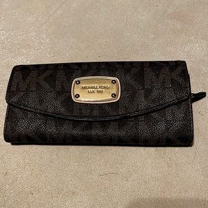 MICHAEL KORS wallet